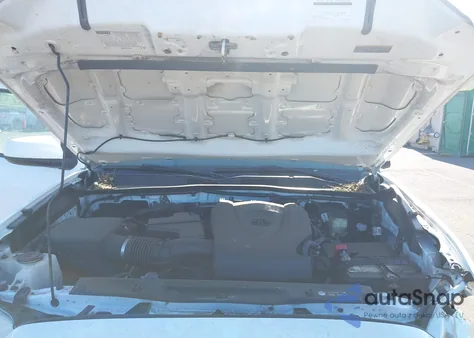 2018 Toyota Tacoma Sr5 V6 z USA, uszkodzony, nr VIN 3TMAZ5CN4JM055872